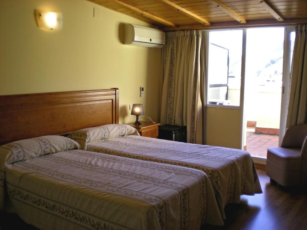 Hotel Labella Maria Pinos Genil Pokoj fotografie