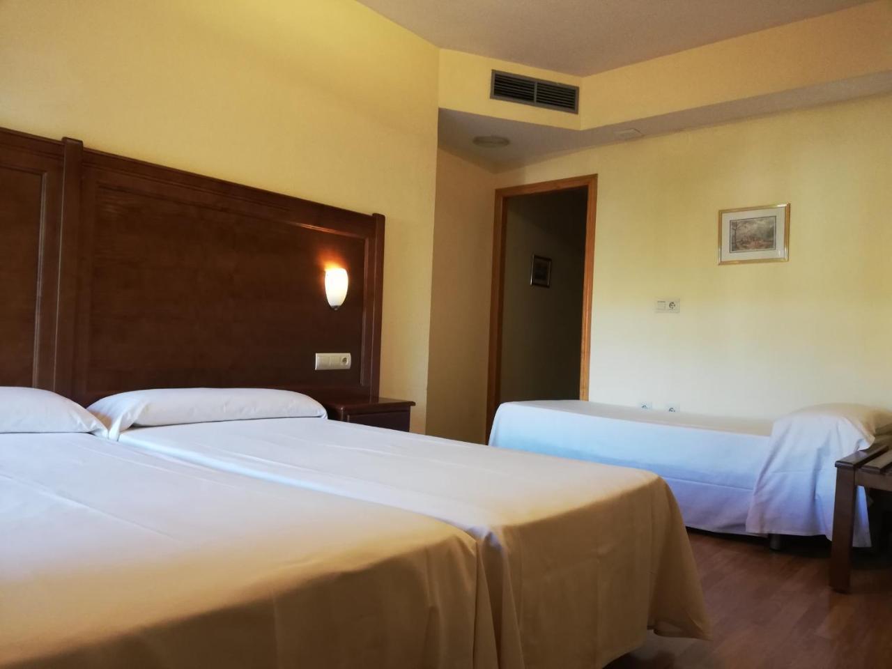 Hotel Labella Maria Pinos Genil Exteriér fotografie