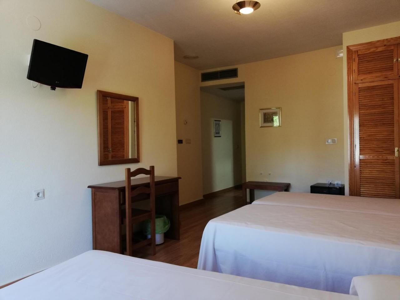 Hotel Labella Maria Pinos Genil Exteriér fotografie