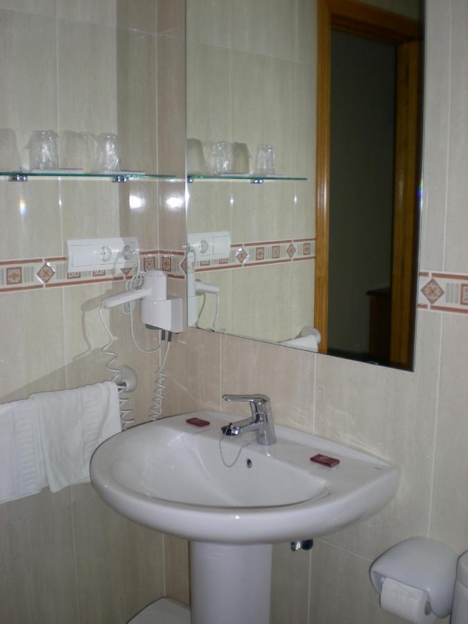 Hotel Labella Maria Pinos Genil Pokoj fotografie